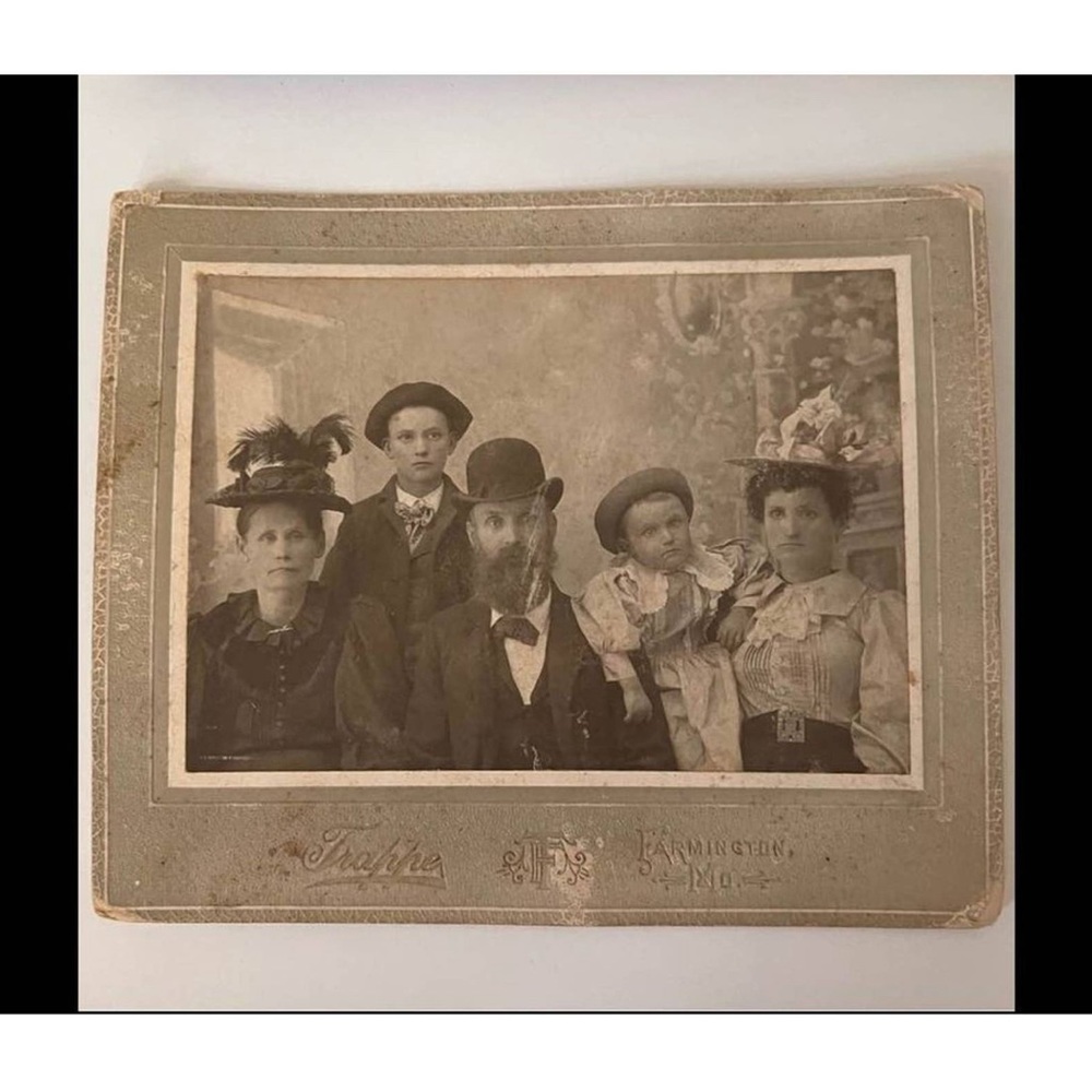 1890s Cabinet Card Family Photo Child Strangely Posed Frappe Studio Missouri